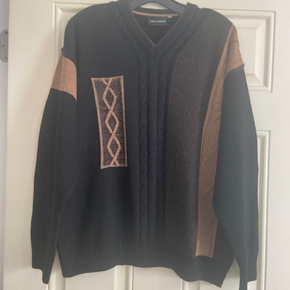 Vintage Enzo Lorenzo V-Neck Black & Camel Sweater Size L-XL